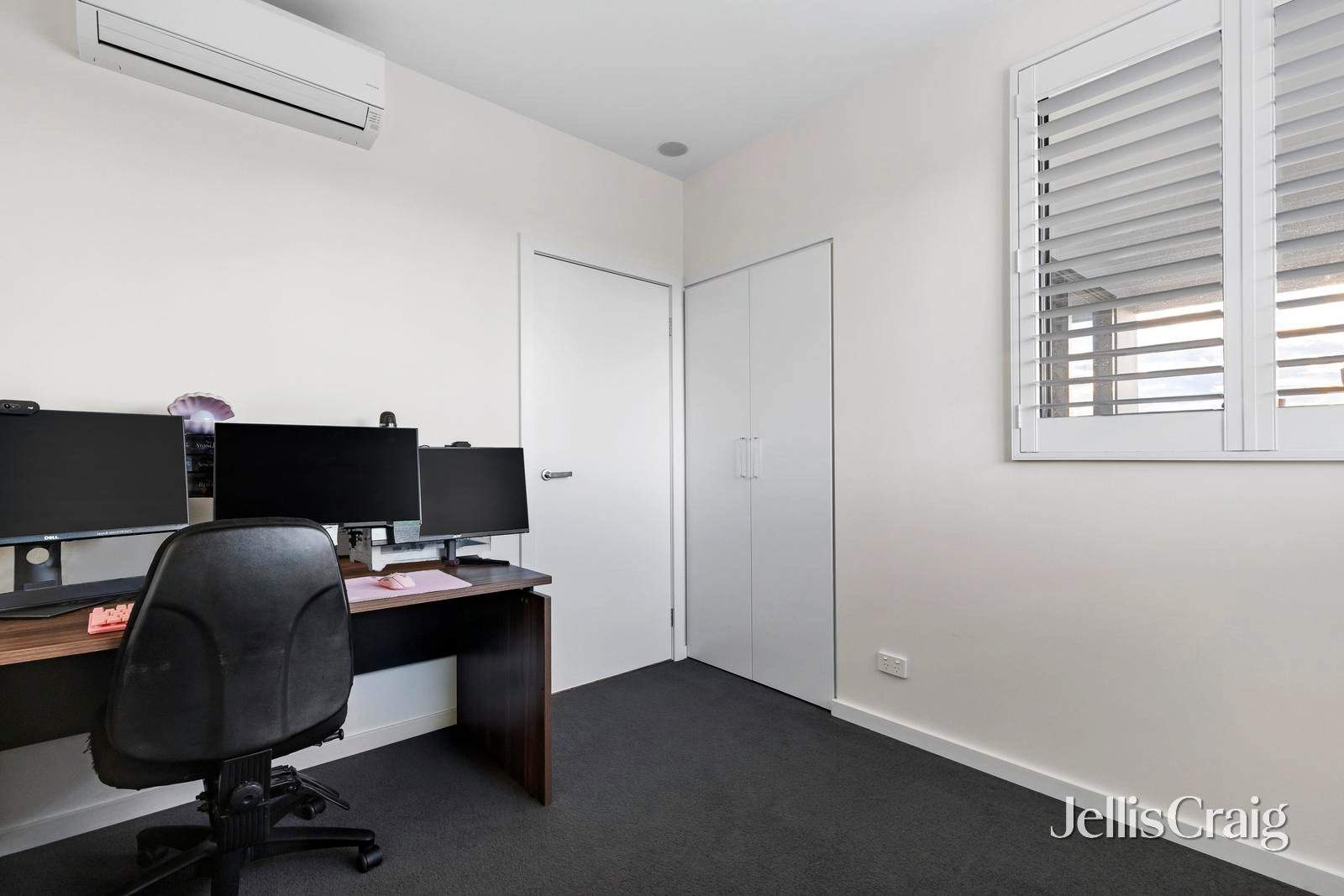 304/76 Tyler Street, Reservoir image 10