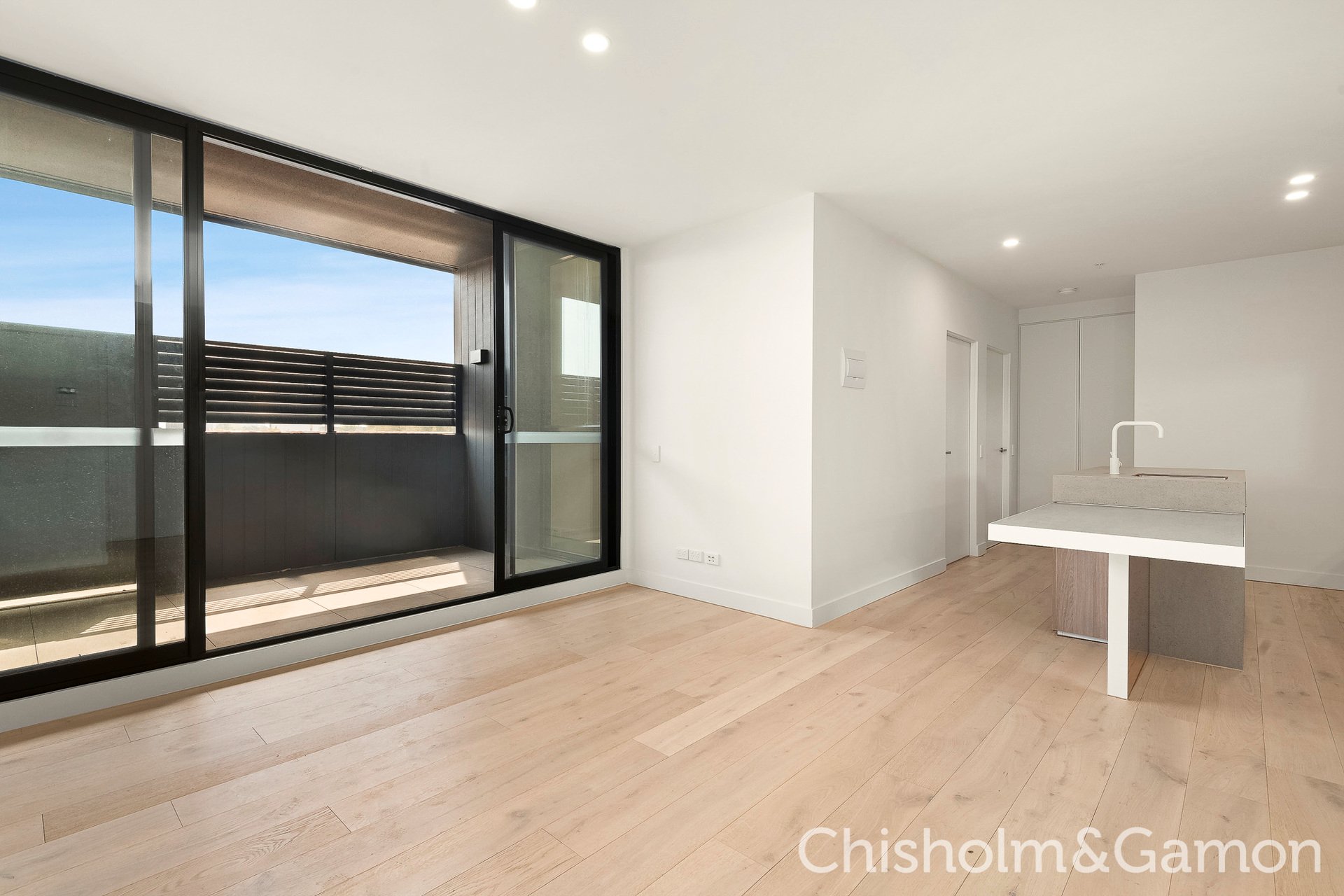 304/80 Carlisle Street, St Kilda image 2
