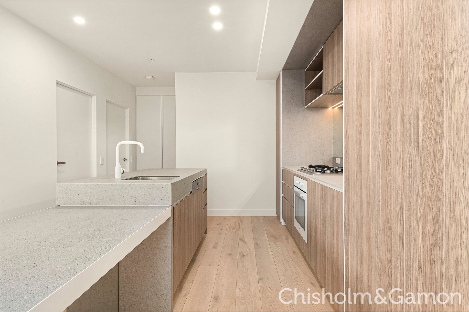 304/80 Carlisle Street, St Kilda image 3