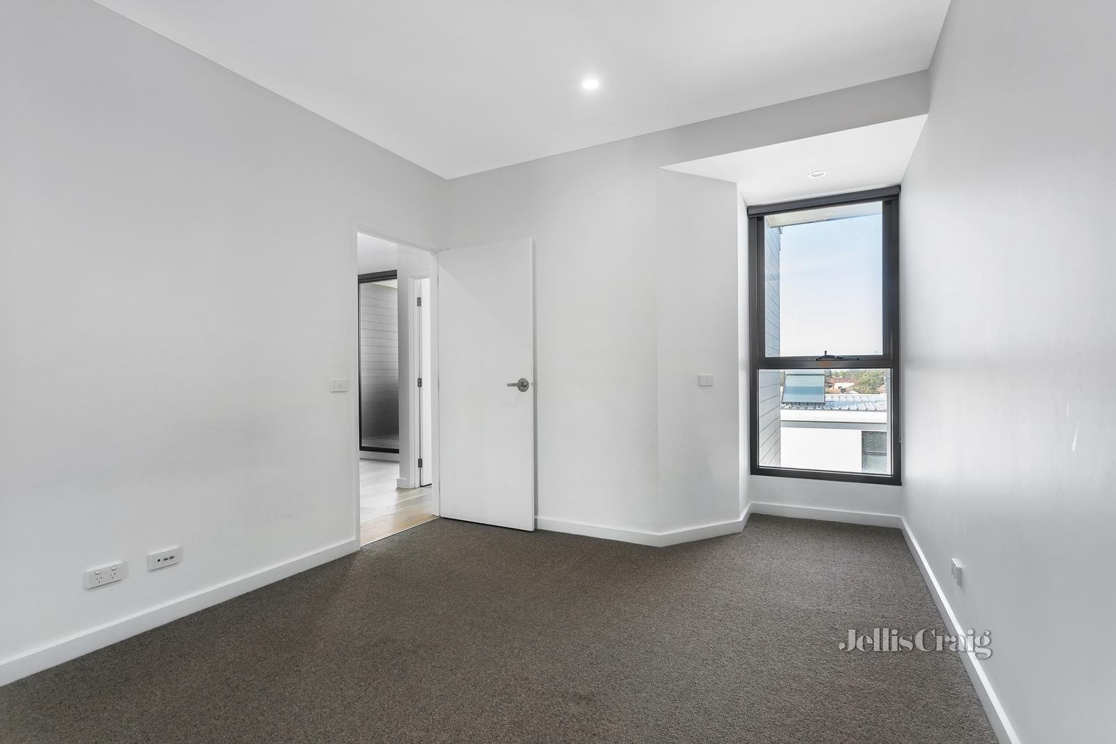 304/92 Mimosa Road, Carnegie image 4