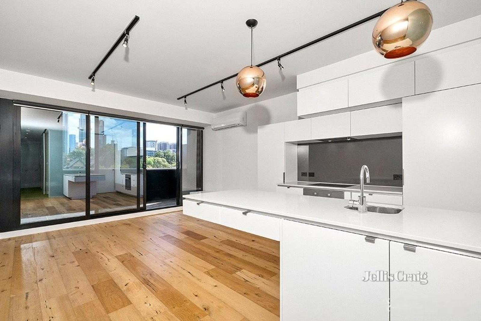 304/99 Palmerston Crescent, South Melbourne image 2