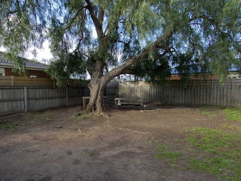 305 Boundary Road, St Albans Park image 5