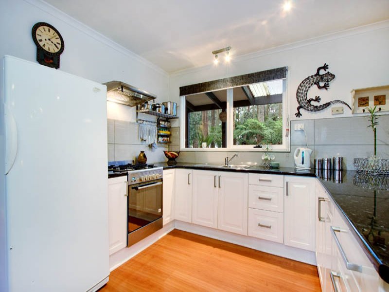 305 Glenburn/Kinglake Road, Kinglake image 2
