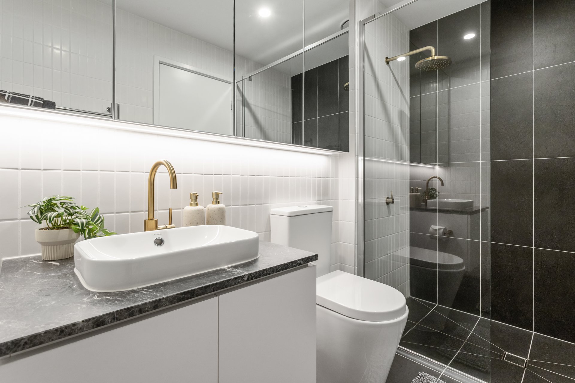 305/1 Lusher Road, Croydon image 5