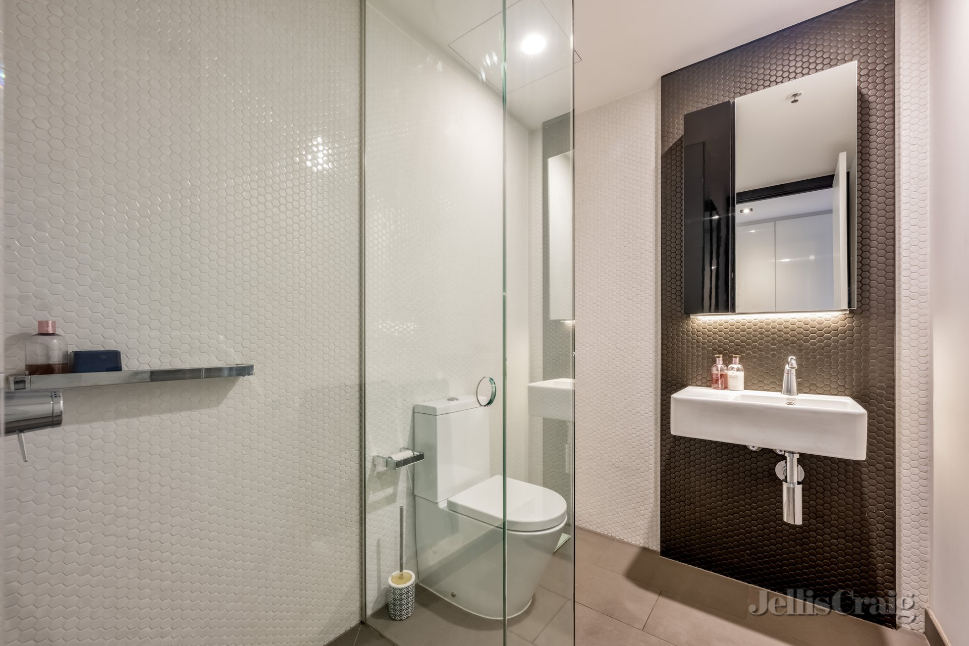 305/10 Porter St, Prahran image 2