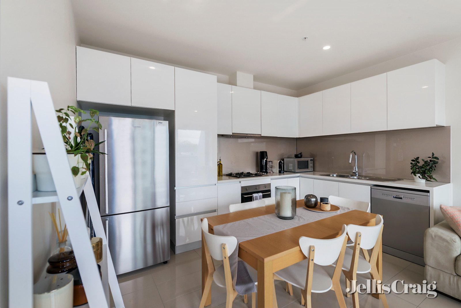 305/11-13 Bourke Street, Ringwood image 2