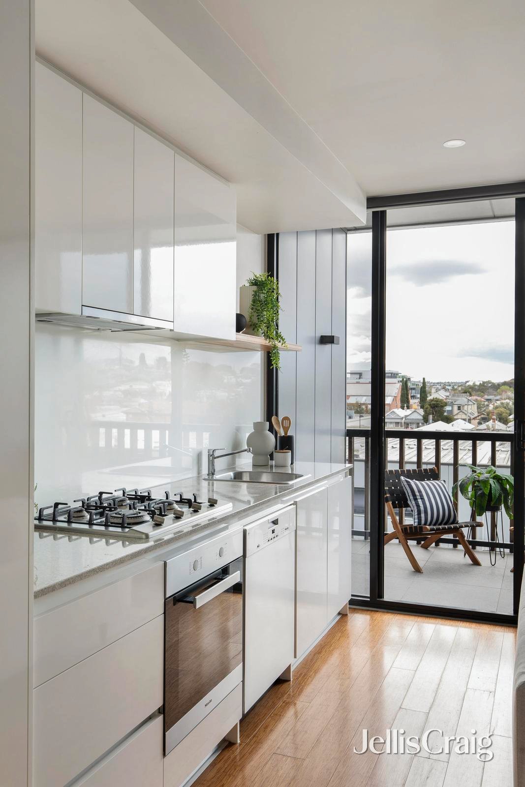 305/26 Merri Parade, Northcote image 2