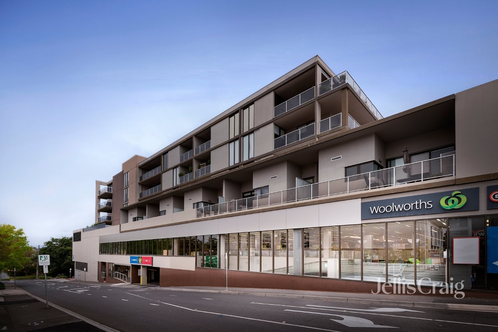 305/3 Kiernan Avenue, Ivanhoe image 1