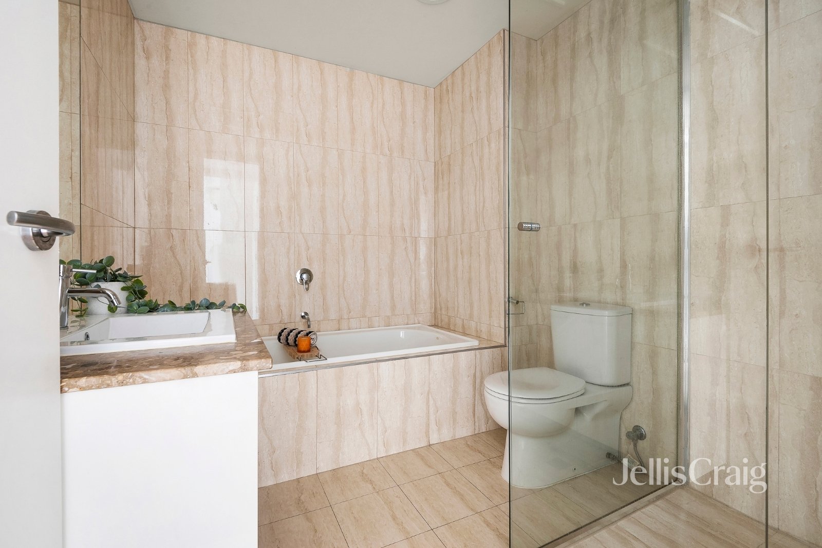 305/3 Kiernan Avenue, Ivanhoe image 7