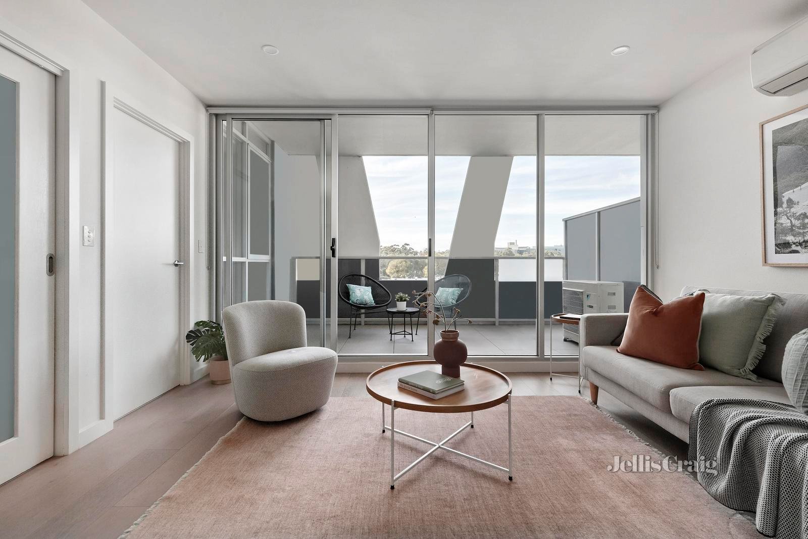 305/33 Racecourse Road, North Melbourne image 1