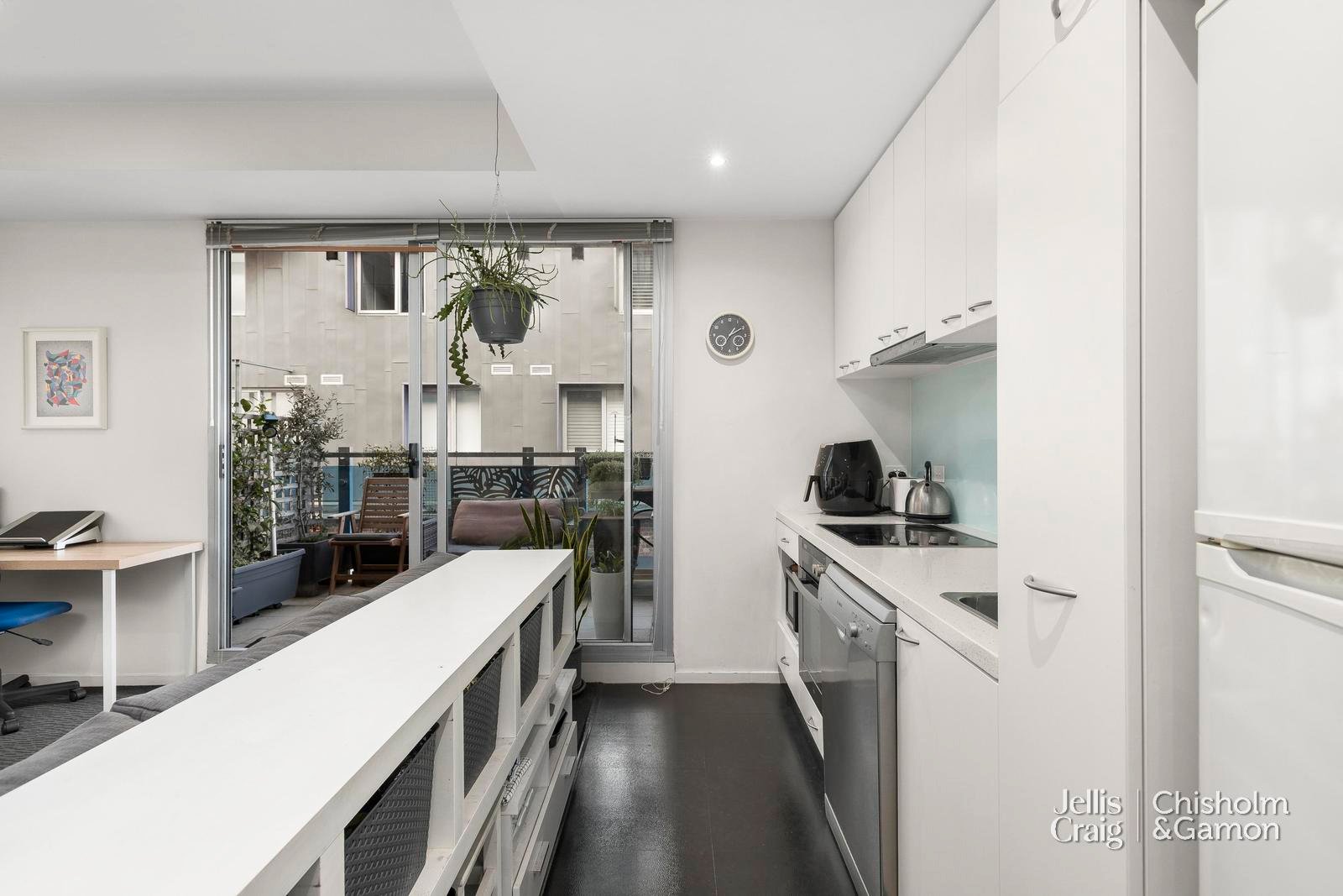 305/52 Dow Street, Port Melbourne image 2