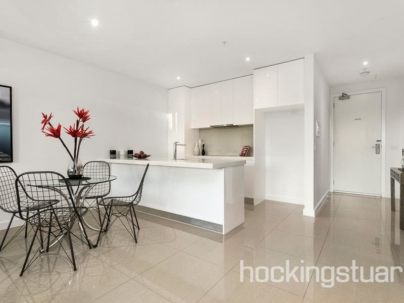 305/567 Glenferrie Road, Hawthorn image 3