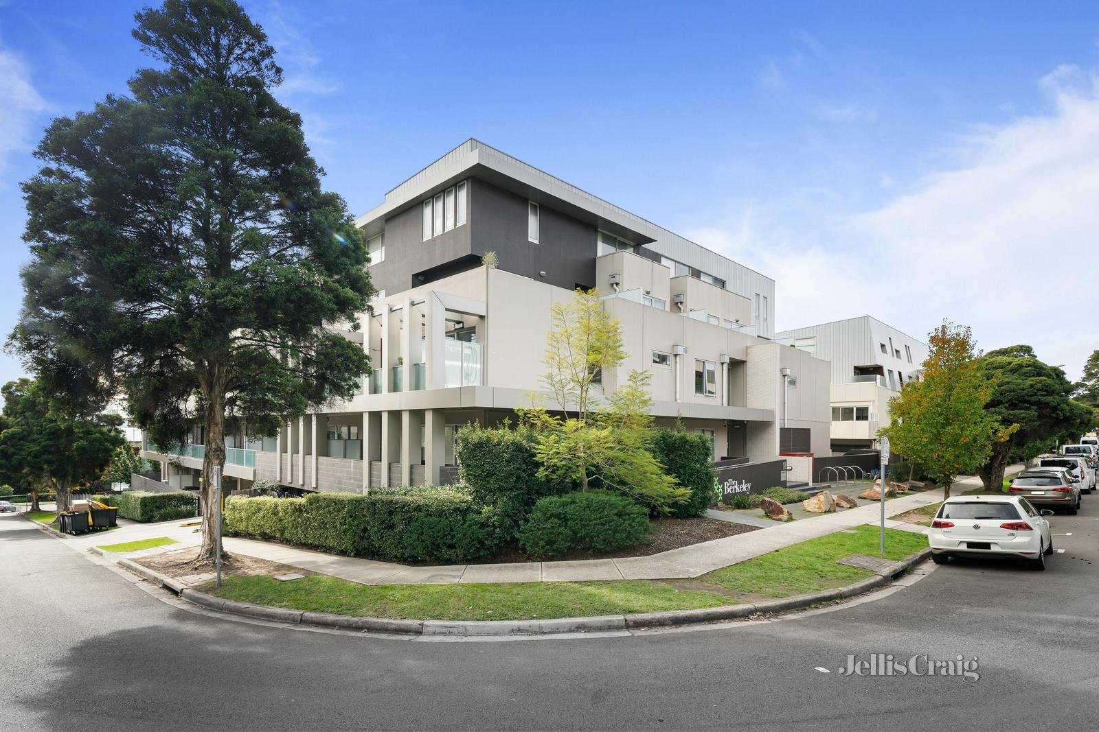 305/8 Berkeley Street, Doncaster image 1