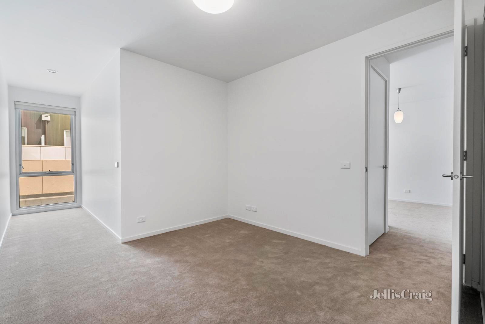 305/8 Berkeley Street, Doncaster image 7