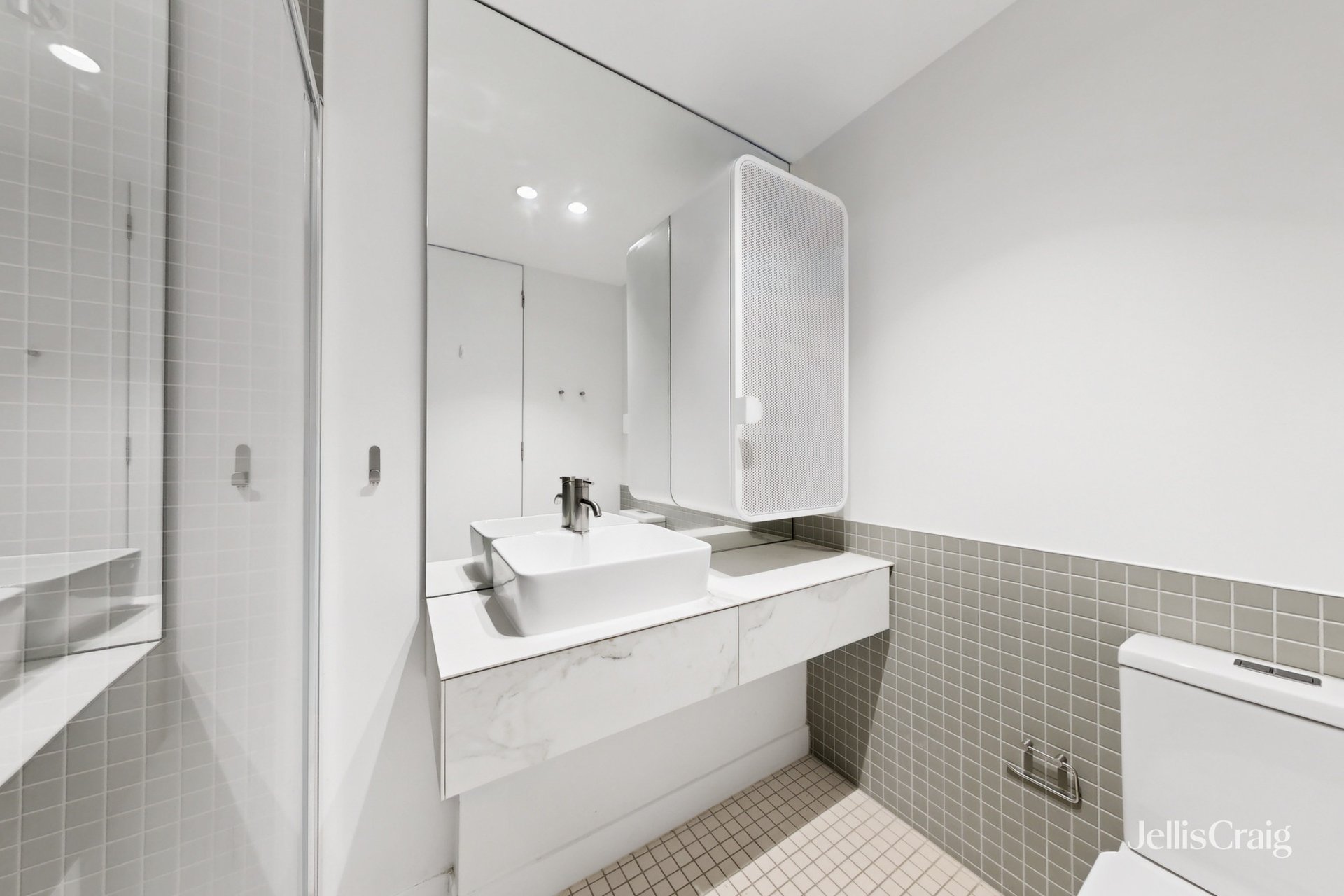 305/8 Luton Lane, Hawthorn image 11