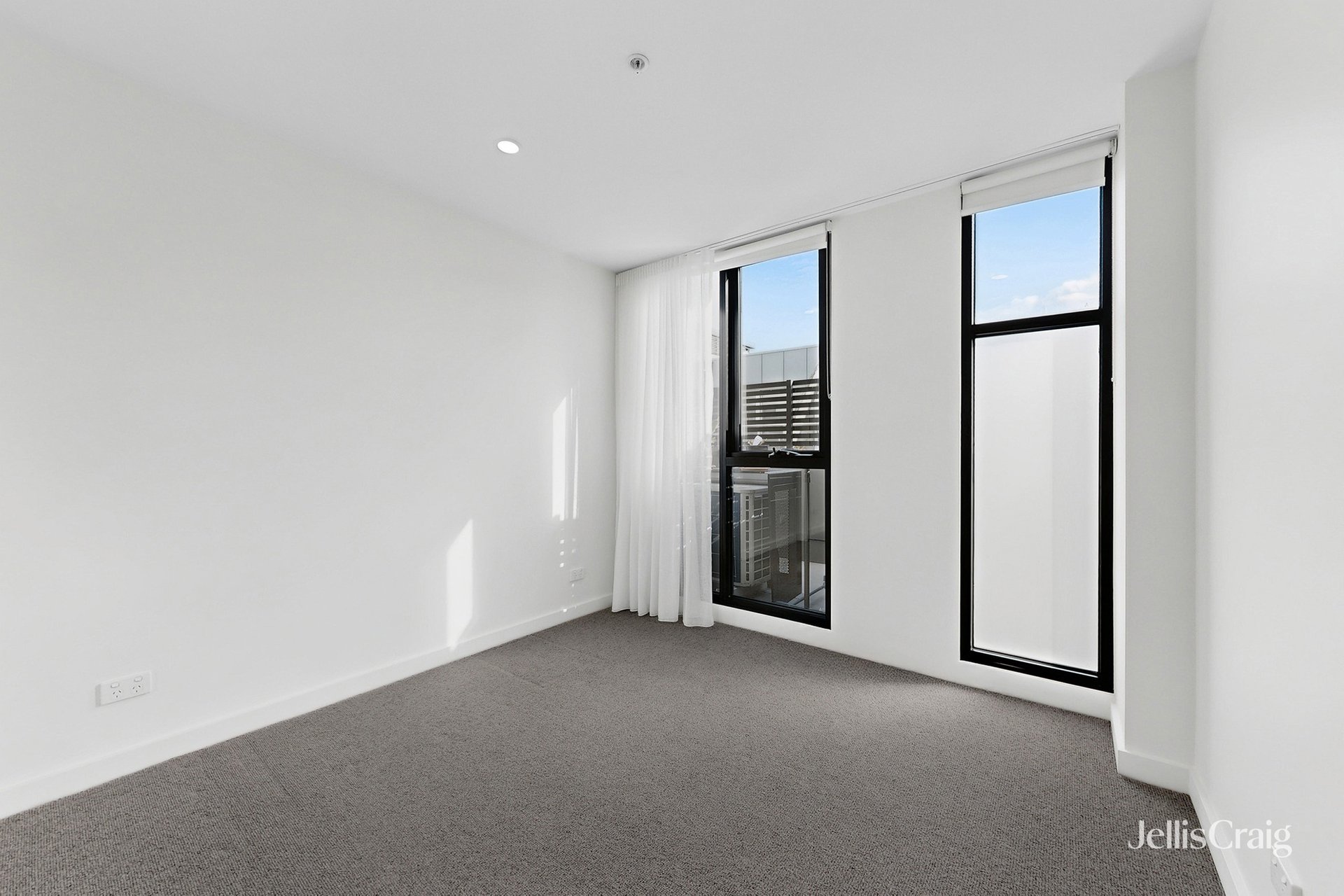 305/8 Sturt Street, Essendon image 9