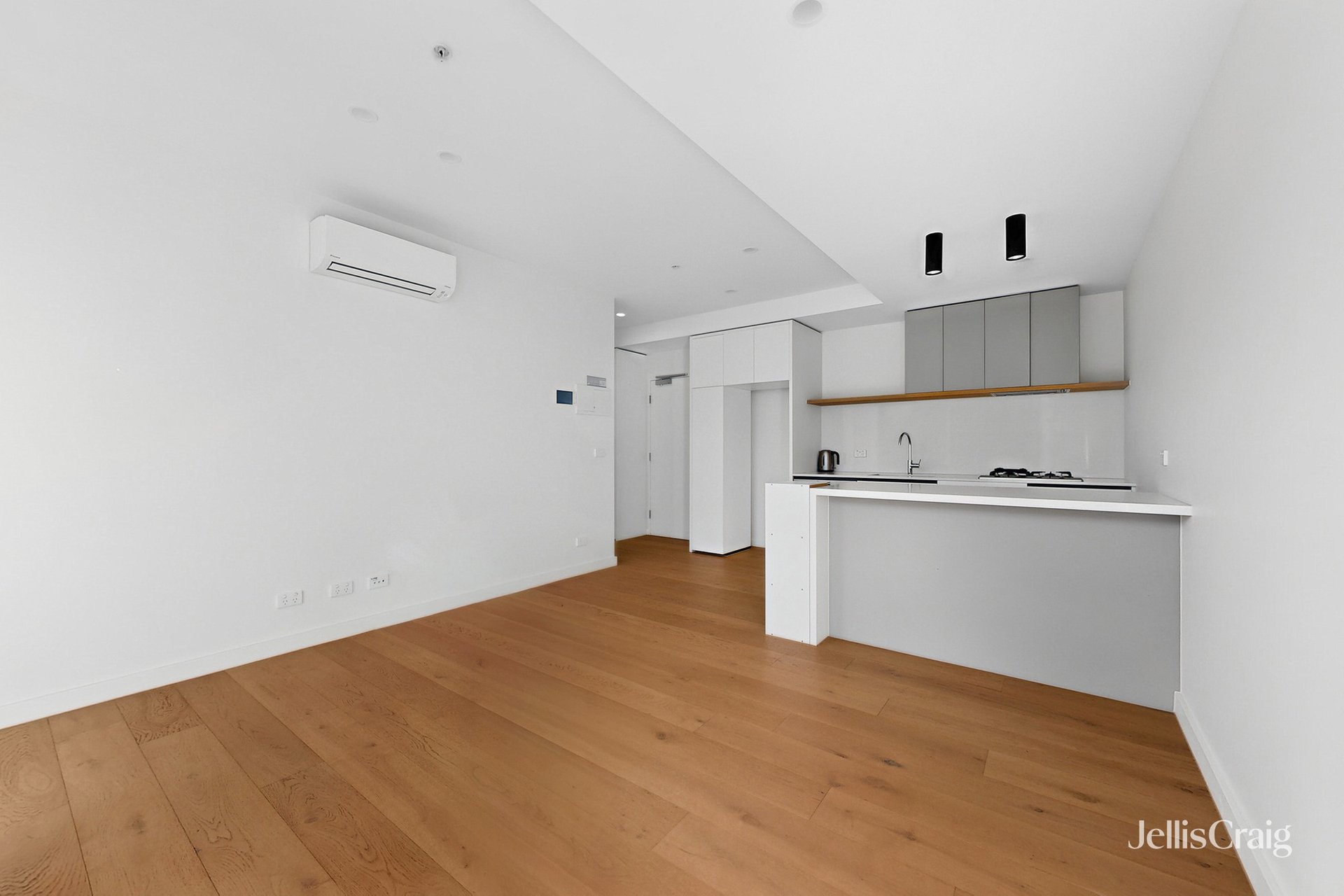 305/8 Sturt Street, Essendon image 4