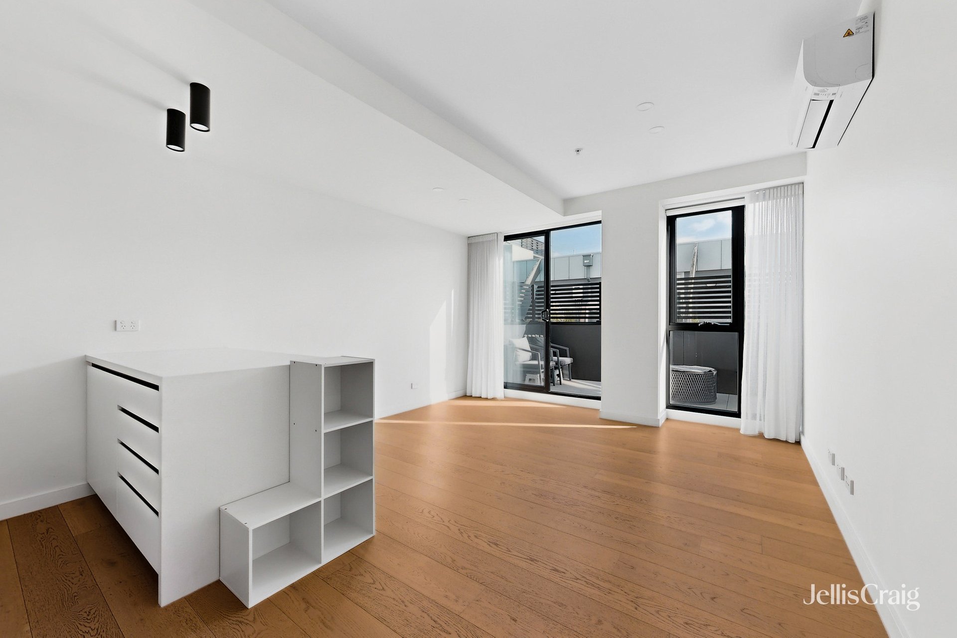 305/8 Sturt Street, Essendon image 7