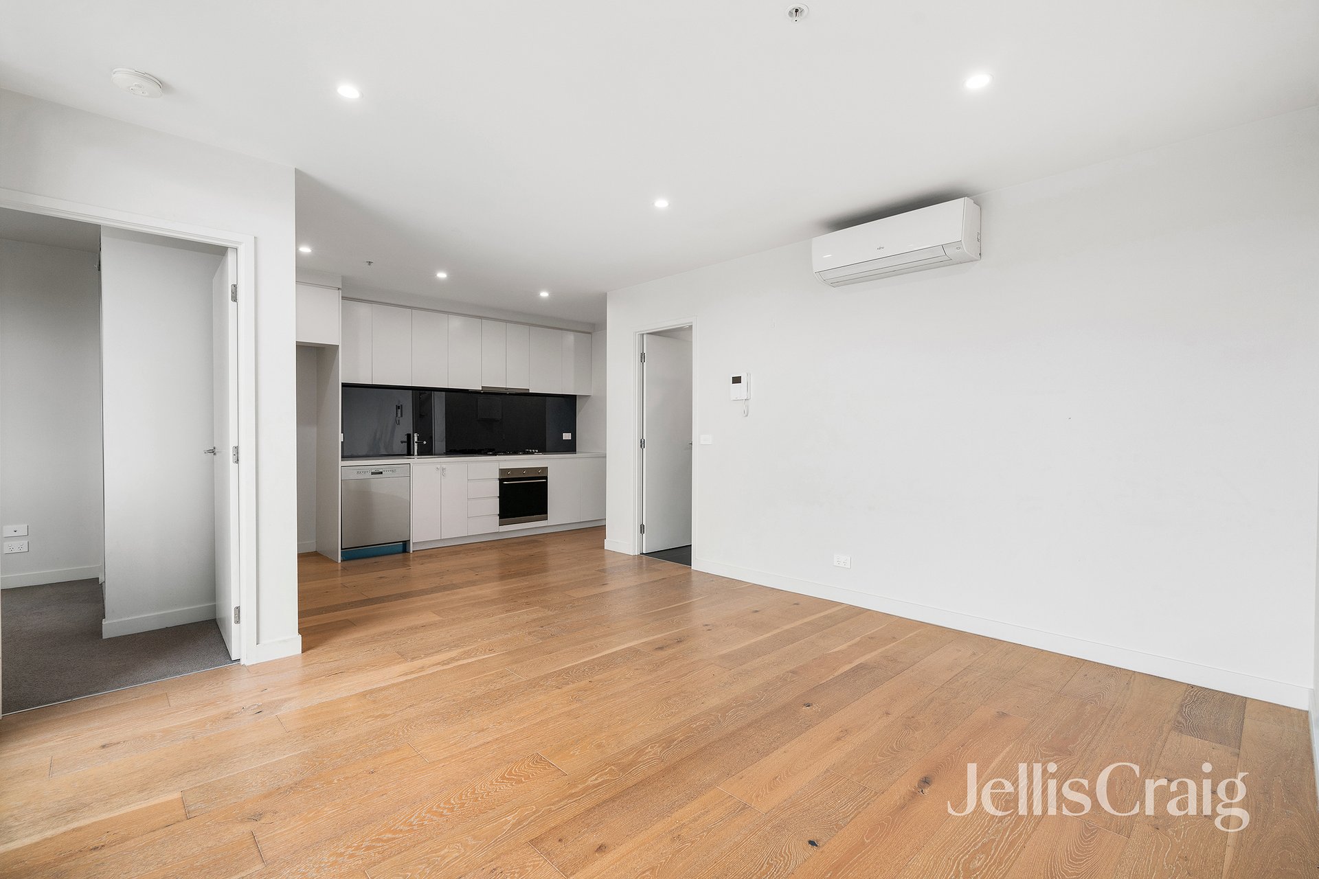 305/82 Hawdon Street, Heidelberg image 4