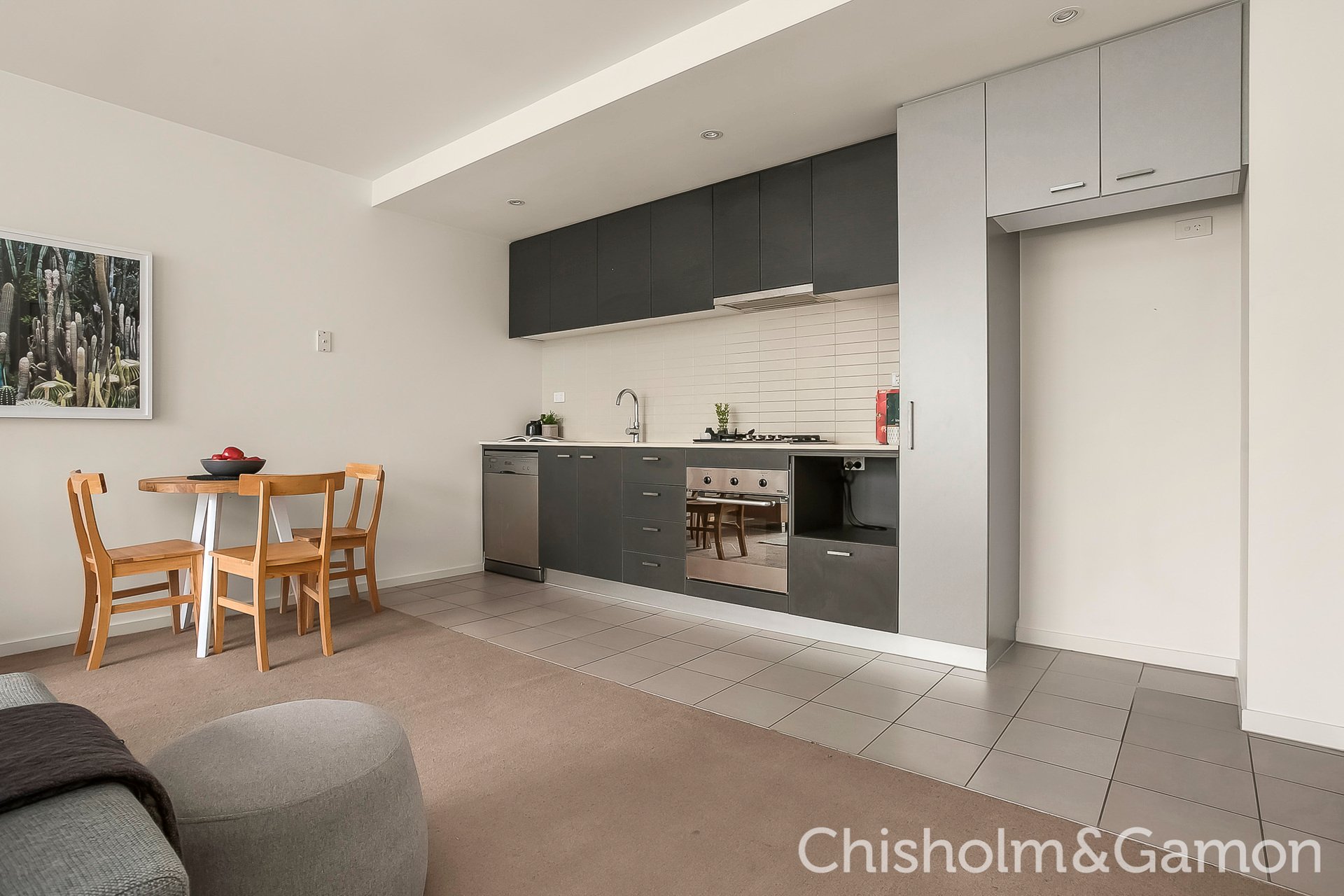 305/95 Ormond Road, Elwood image 4