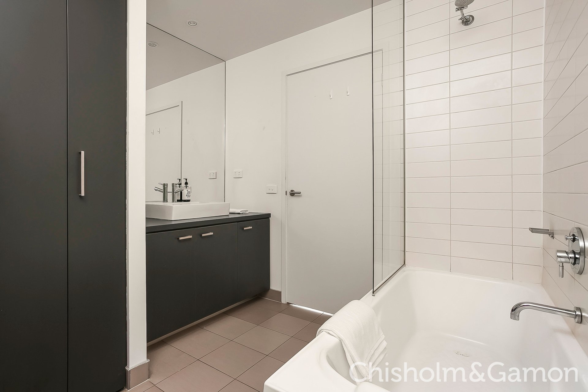 305/95 Ormond Road, Elwood image 7