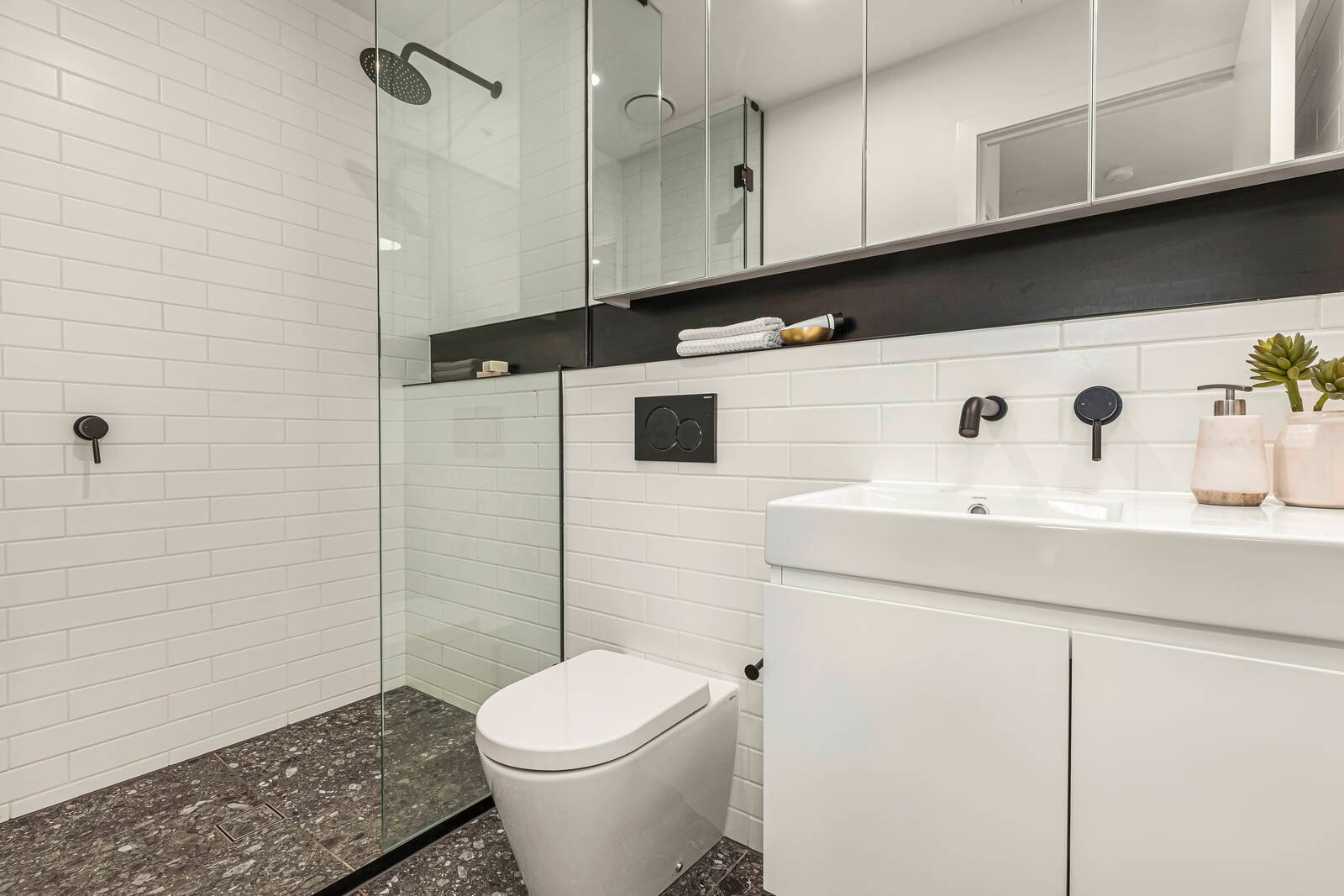 Property Gallery Thumbnail 6