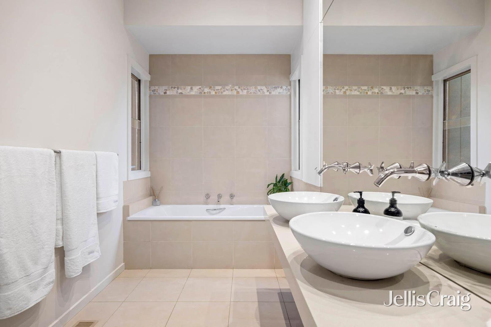 306 Melbourne Road, Blairgowrie image 15