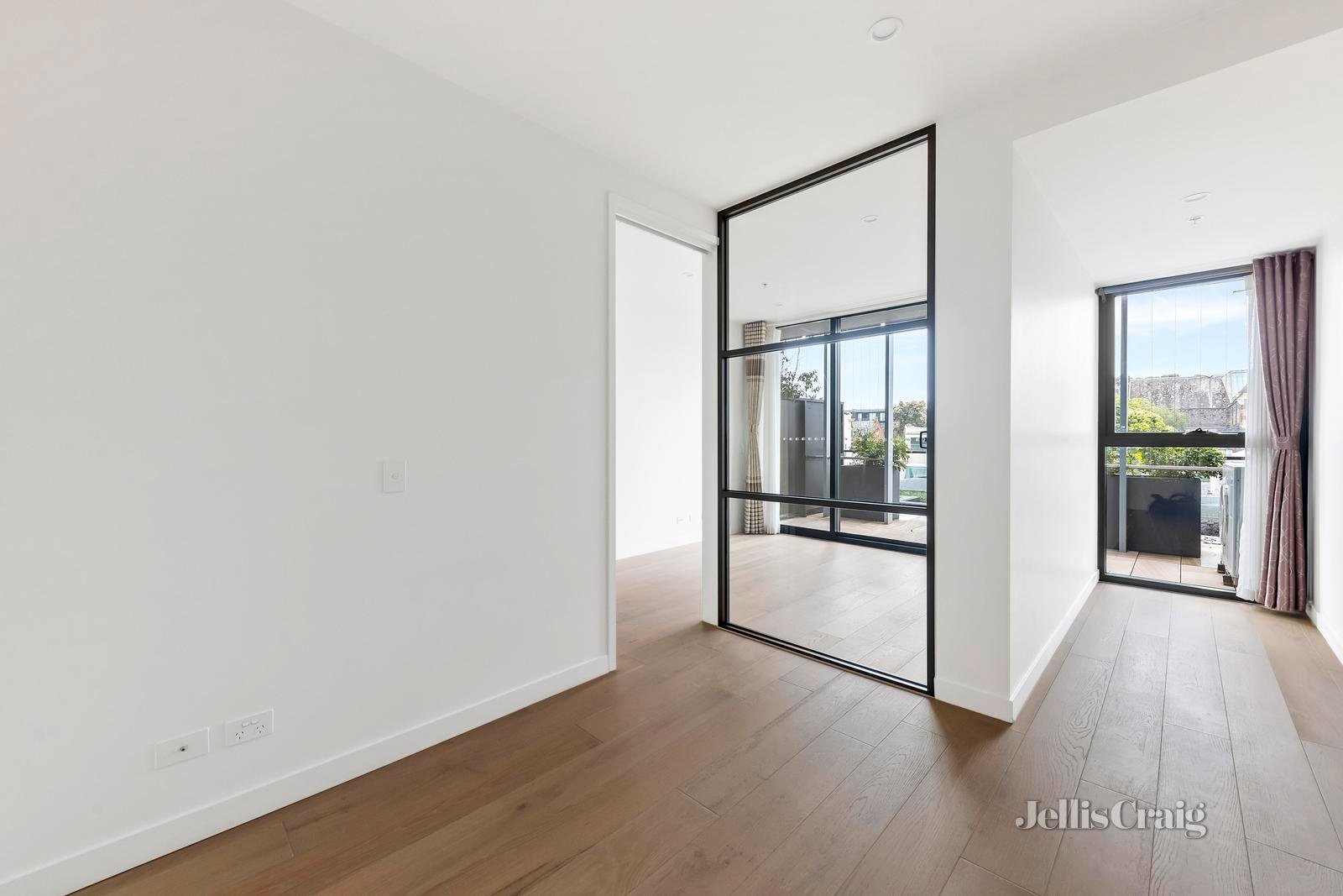 306/625 Glenferrie Road, Hawthorn image 3