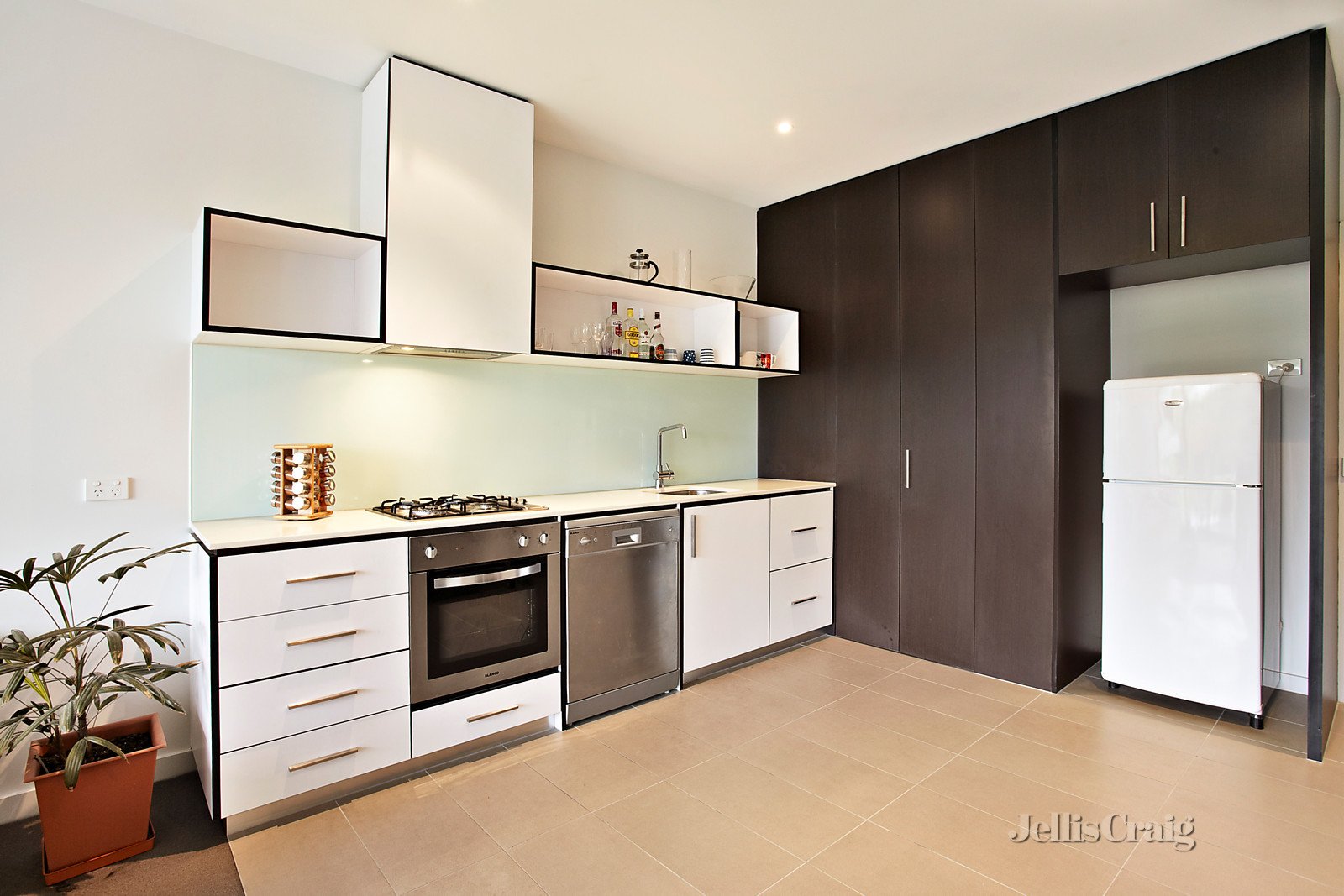 306/64 Macaulay Road, North Melbourne image 3