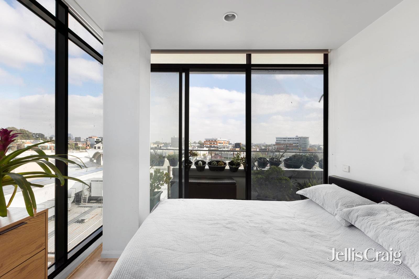 306/8 Breavington Way, Northcote image 5