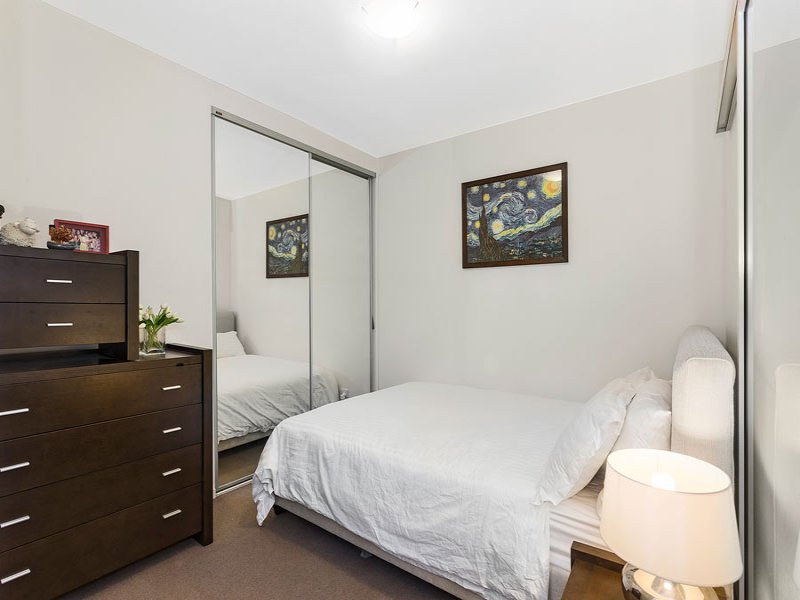 306/95 Ormond Road, Elwood image 4