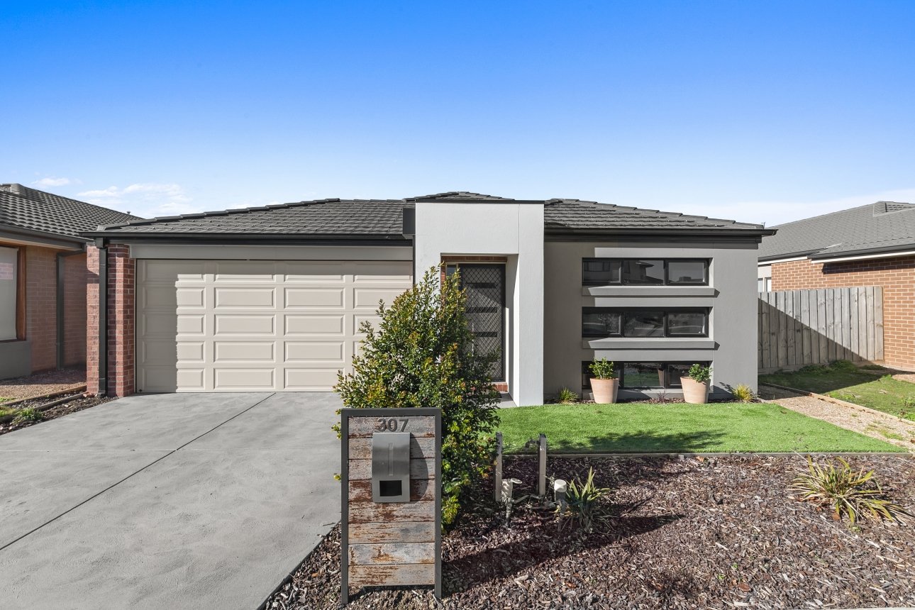 307 Charlemont Road, Armstrong Creek image 1