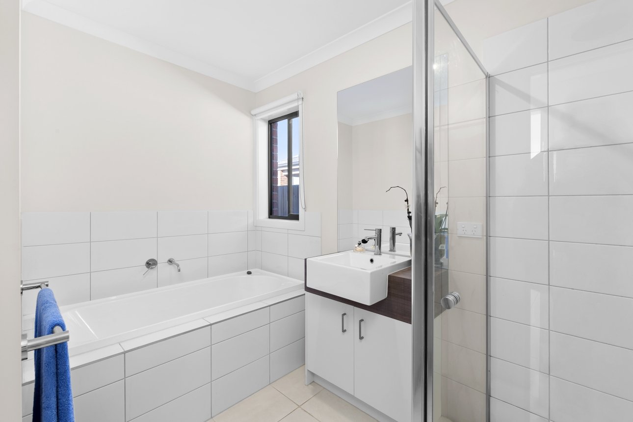 307 Charlemont Road, Armstrong Creek image 6