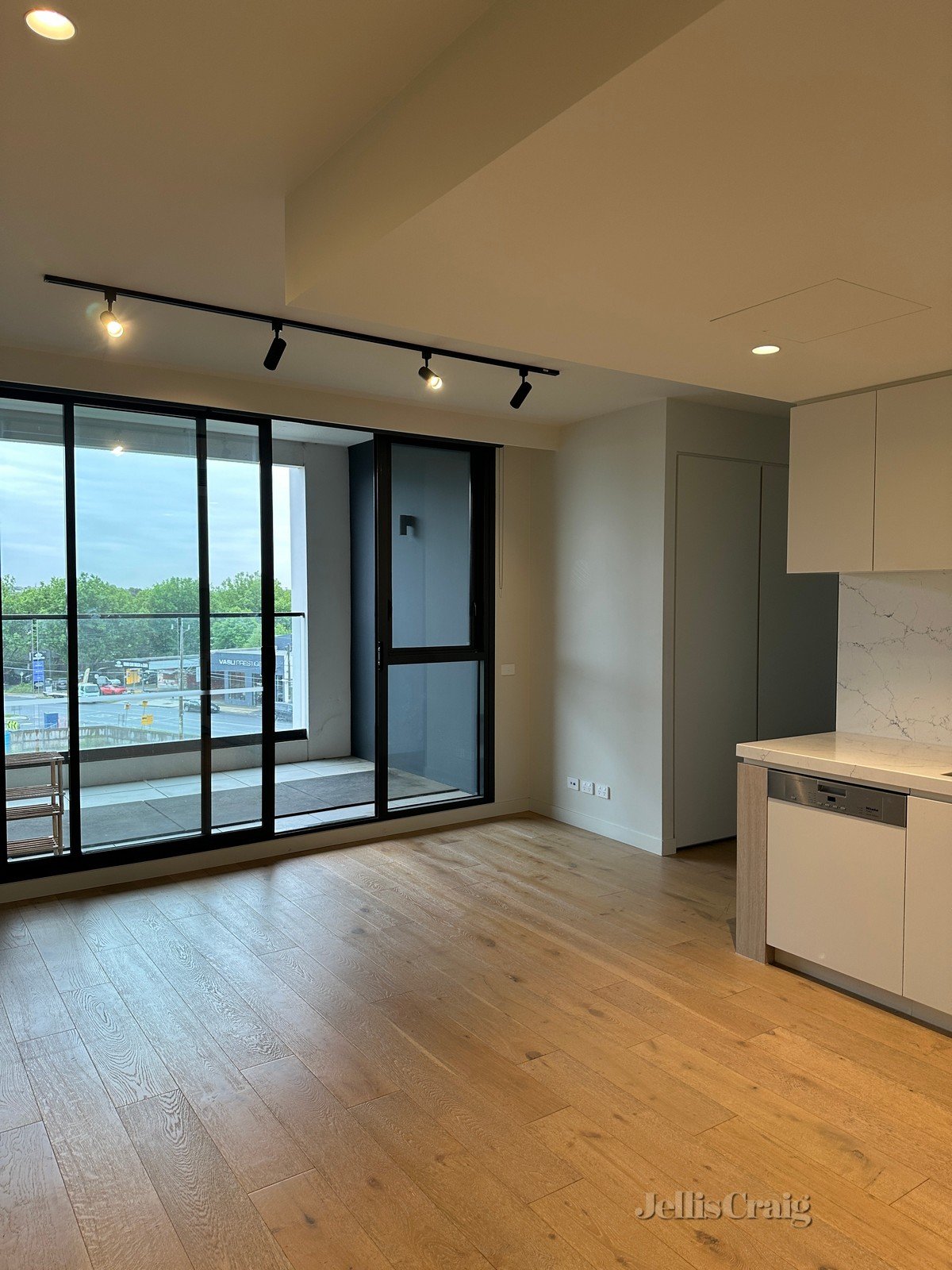 307/101 Parkview Road, Alphington image 1