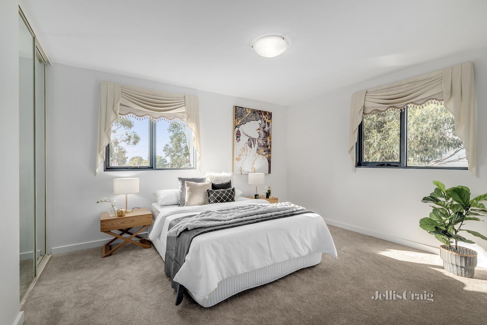 307/8 Clay Drive, Doncaster image 4