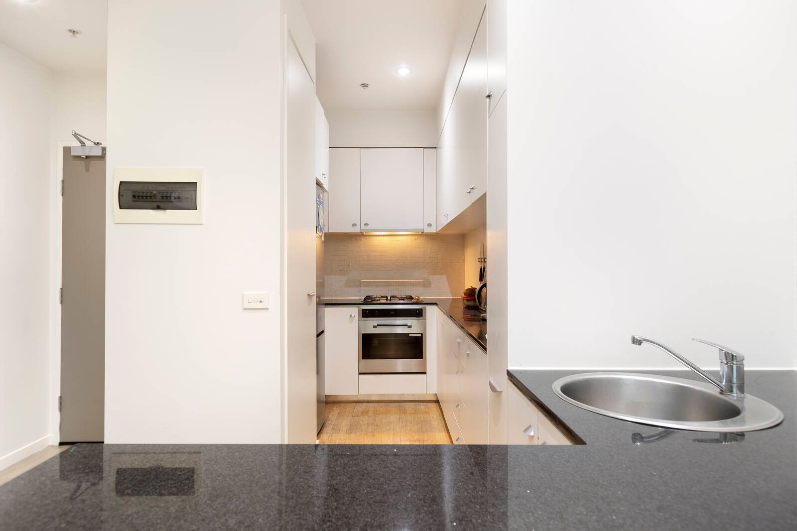 308/166 Wellington Parade, East&nbsp;Melbourne image 4