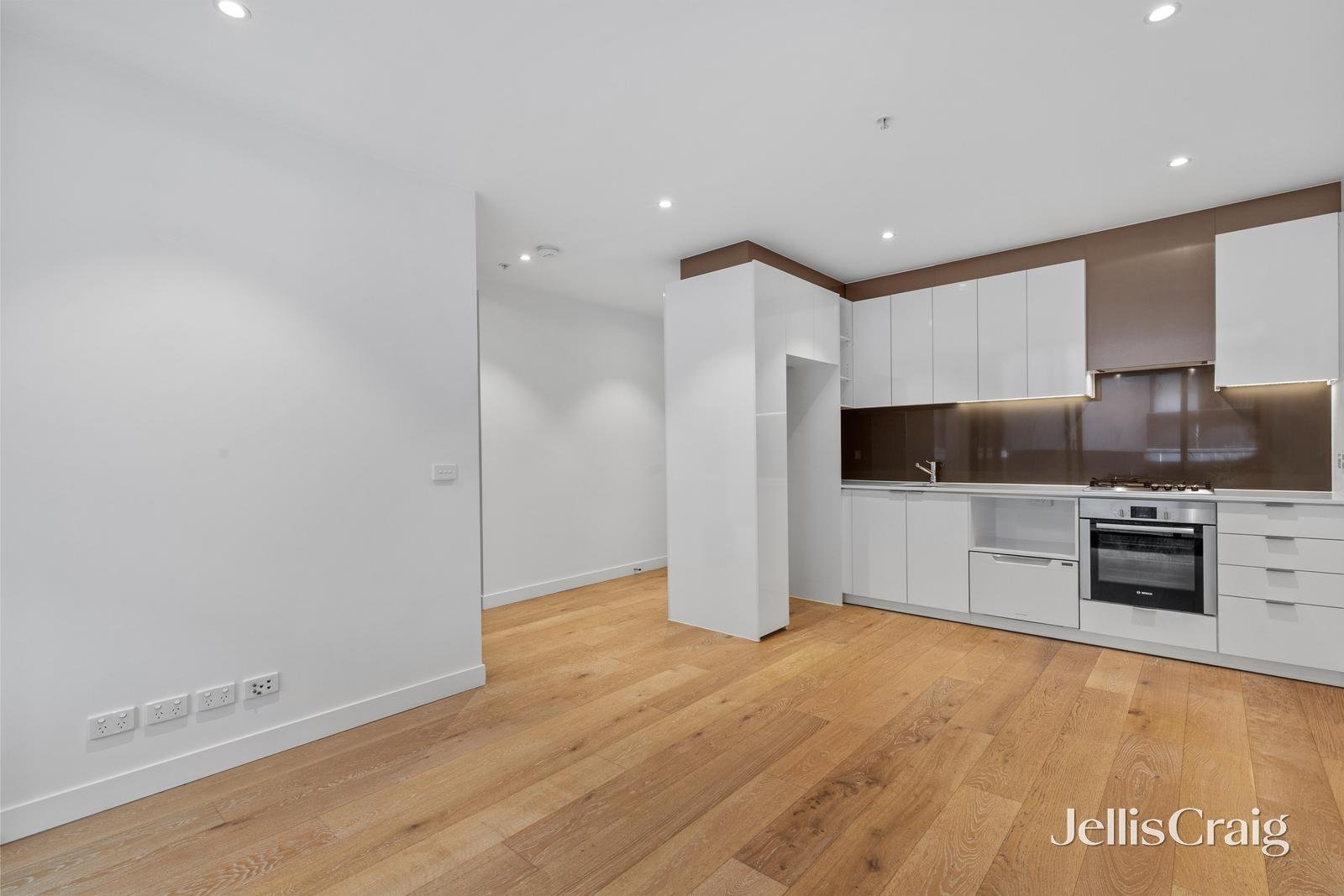 308/20 Queen Street, Blackburn image 3