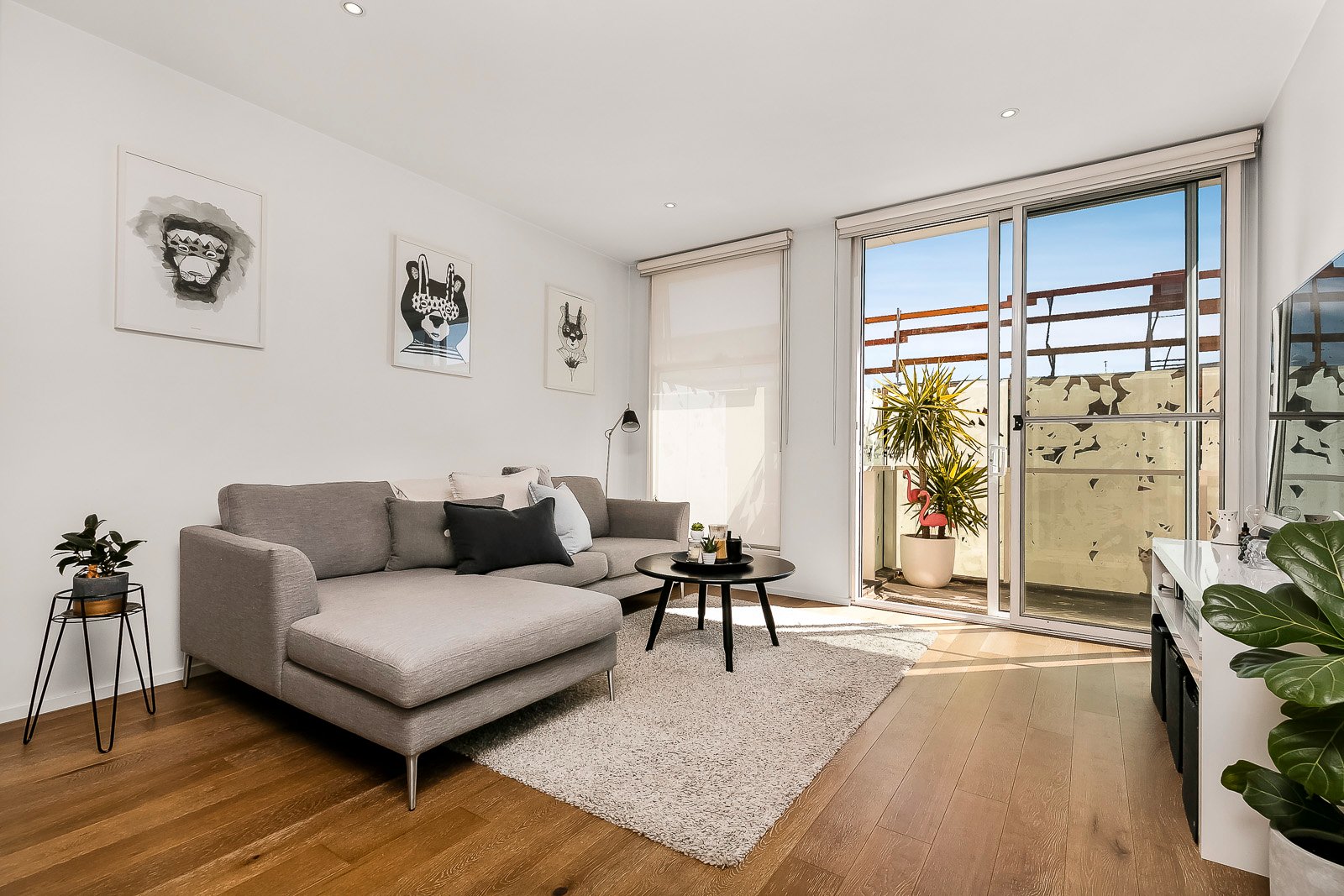 Property Gallery - Main Image
