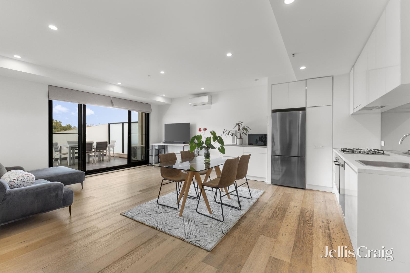 308/21 Queen Street, Blackburn image 1