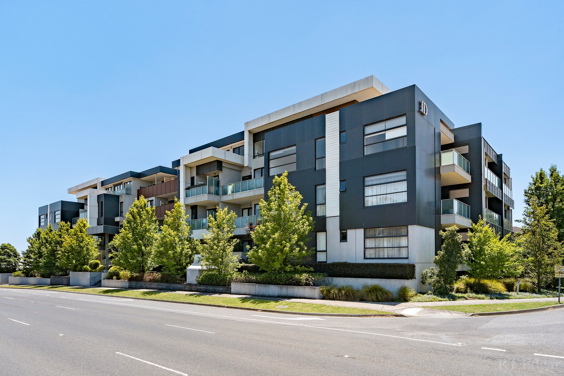 Property Gallery - Main Image
