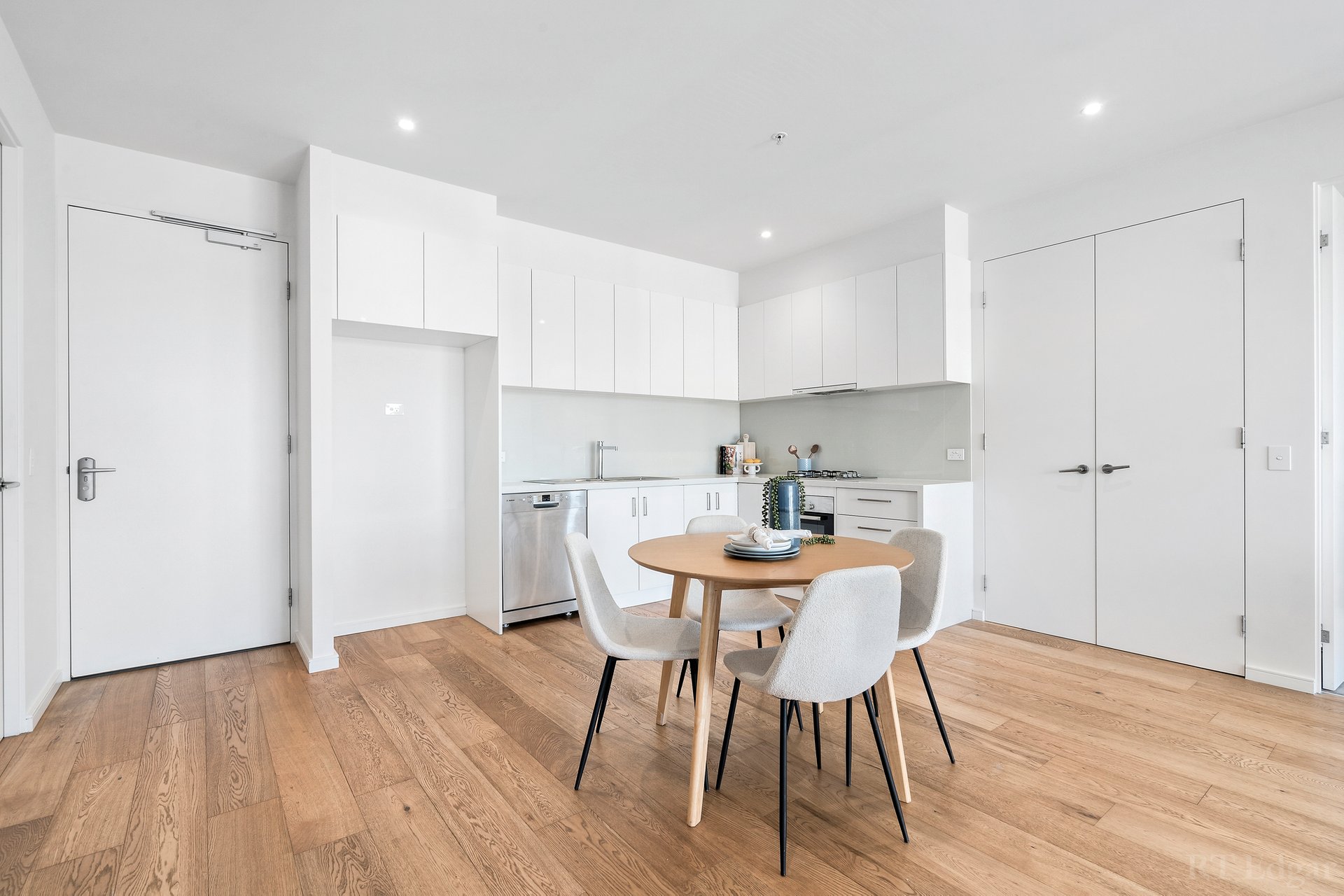Property Gallery Thumbnail 4