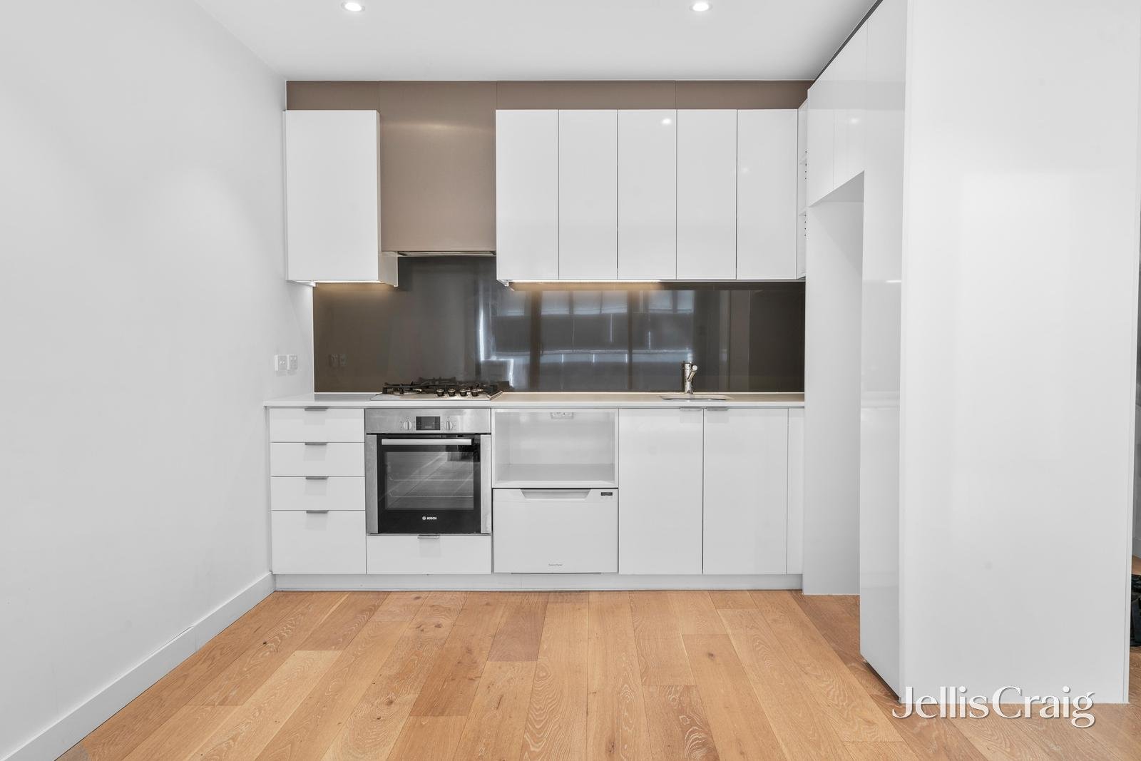 309/20 Queen Street, Blackburn image 3