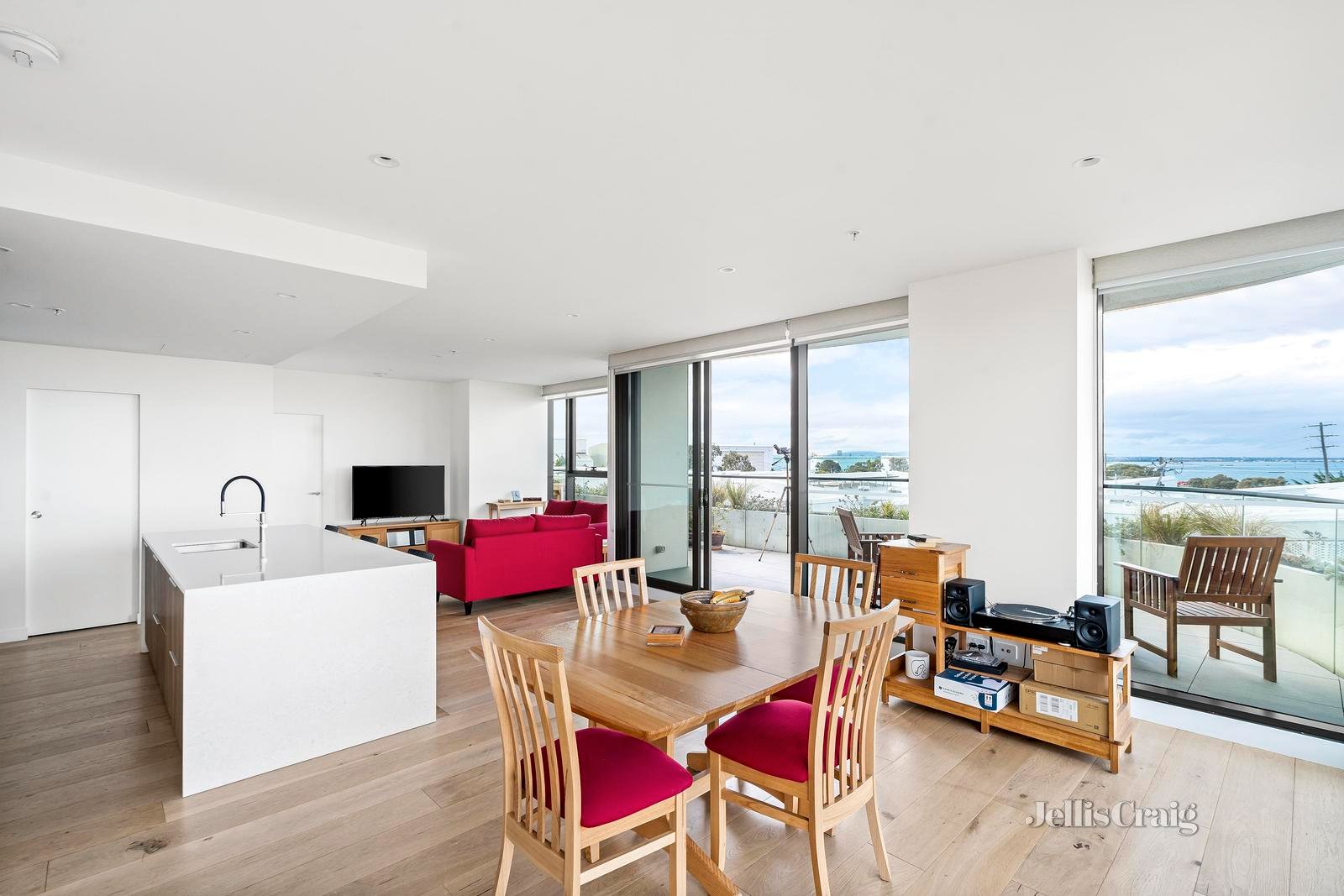 309/25 Windsor Terrace, Williamstown image 4