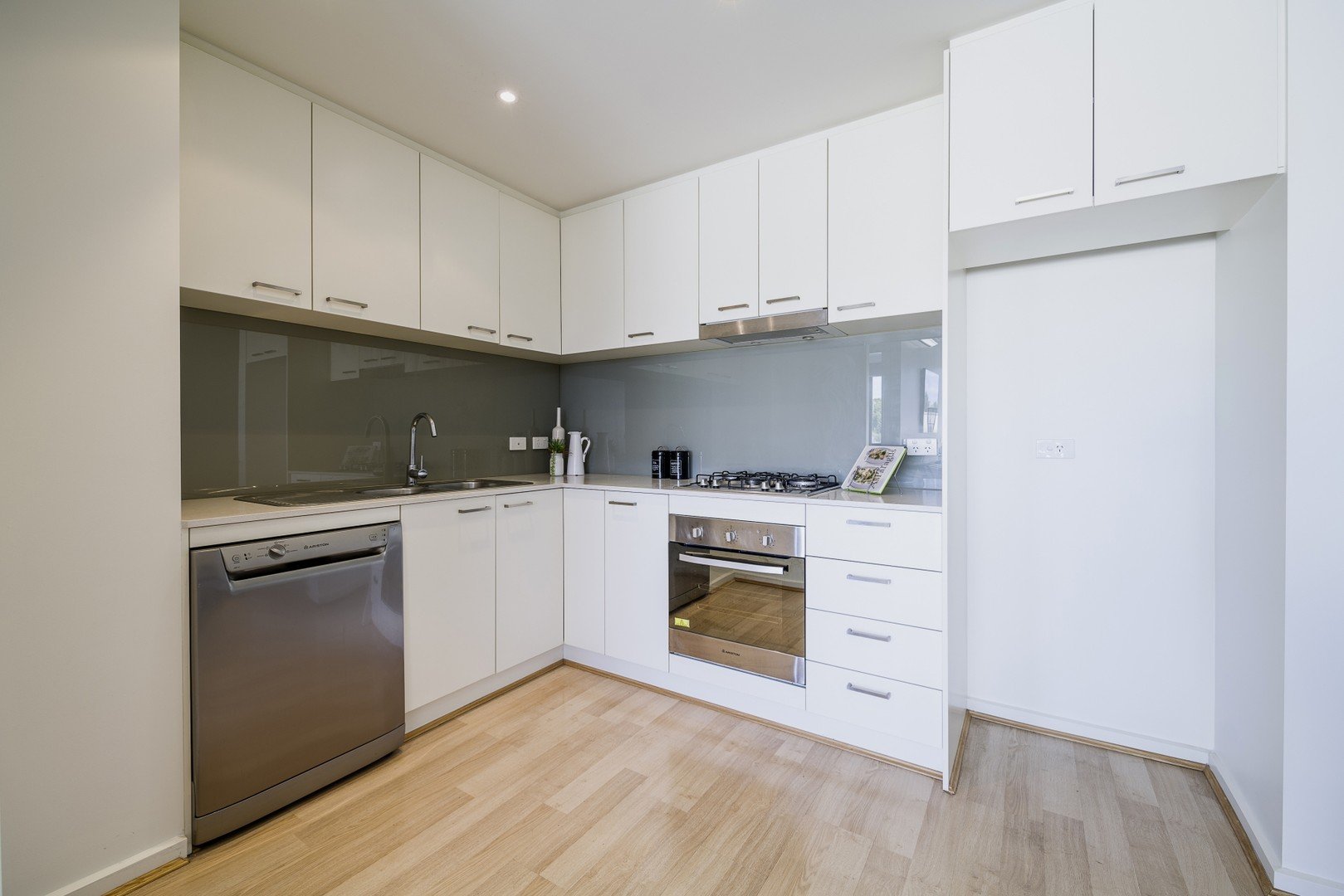 309/300 Middleborough Road, Blackburn image 5