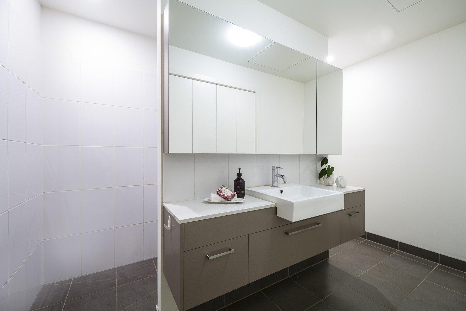 309/300 Middleborough Road, Blackburn image 7