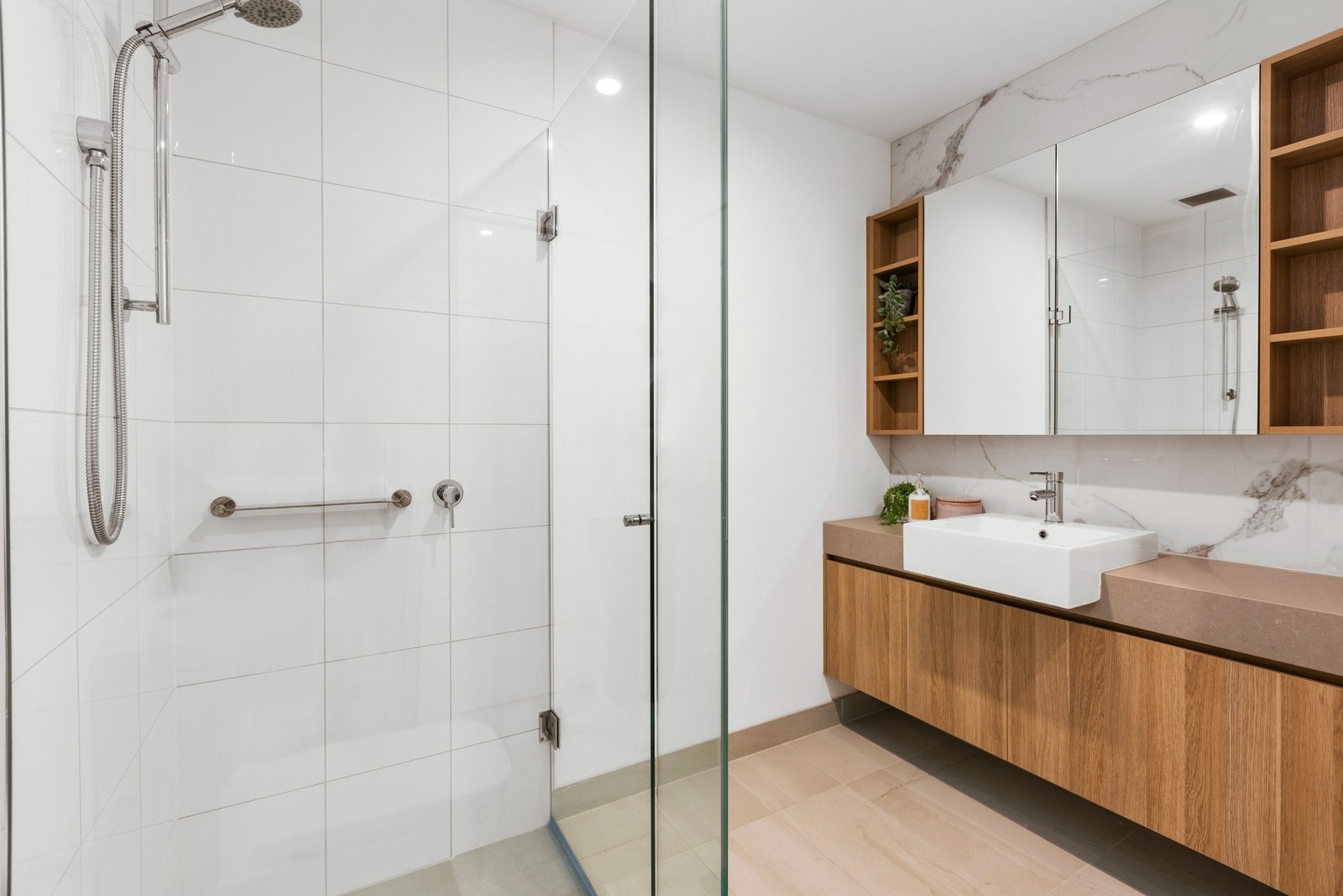 Property Gallery Thumbnail 8