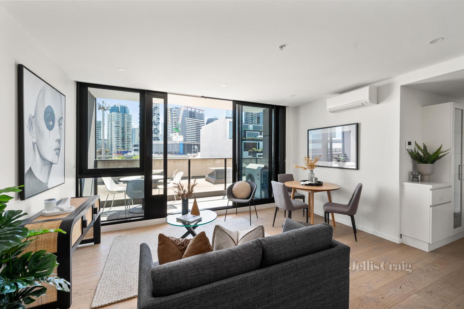 309/85 Market Street, South Melbourne image 2