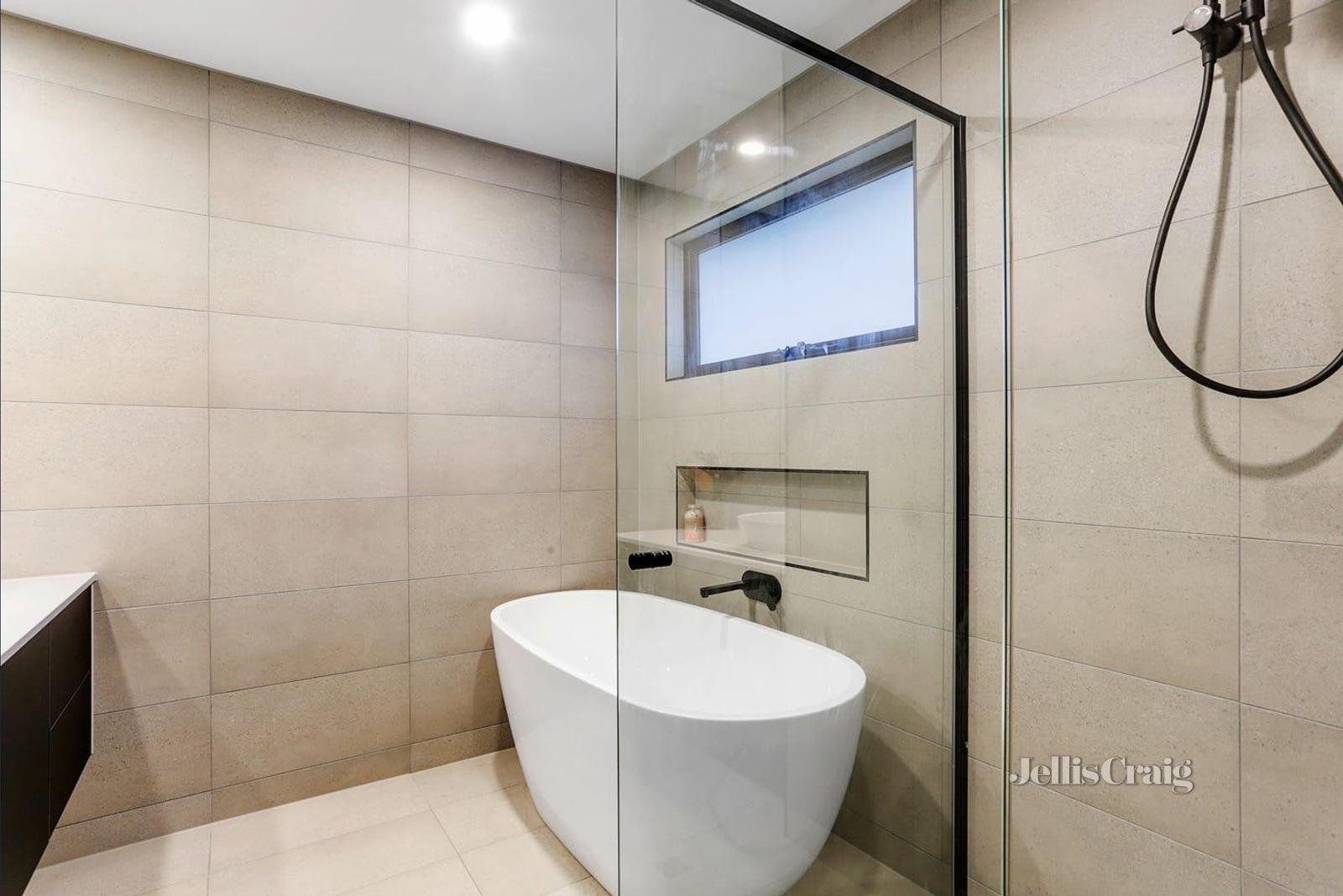 30A Lynn Drive, Ferntree Gully image 6