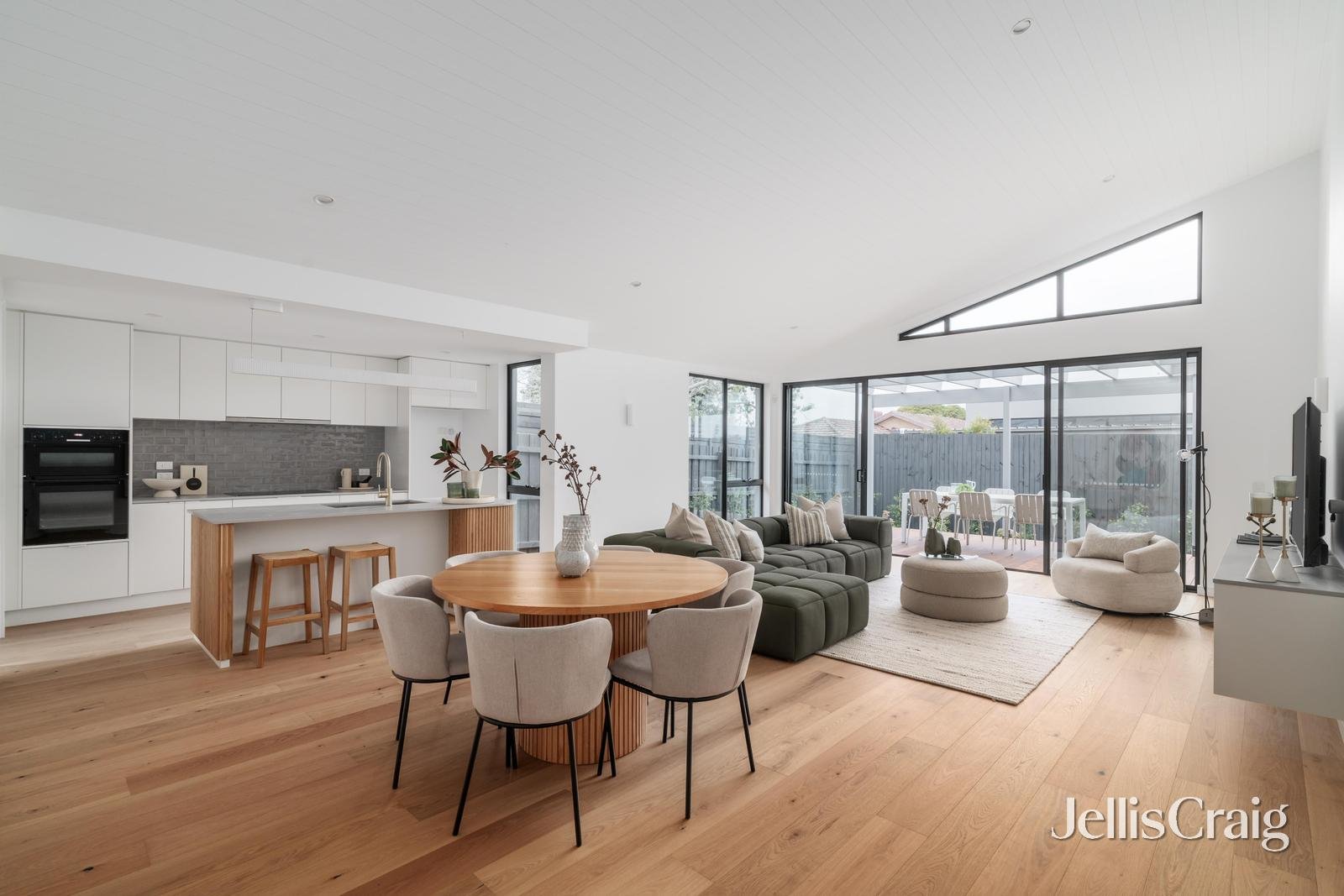 30b Denver Street, Bentleigh East image 3