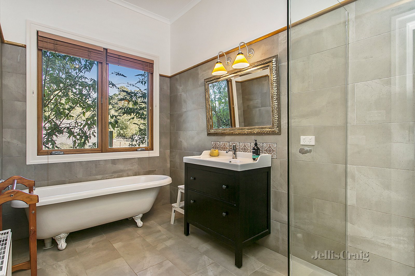 31-33 Park Street, Trentham image 9